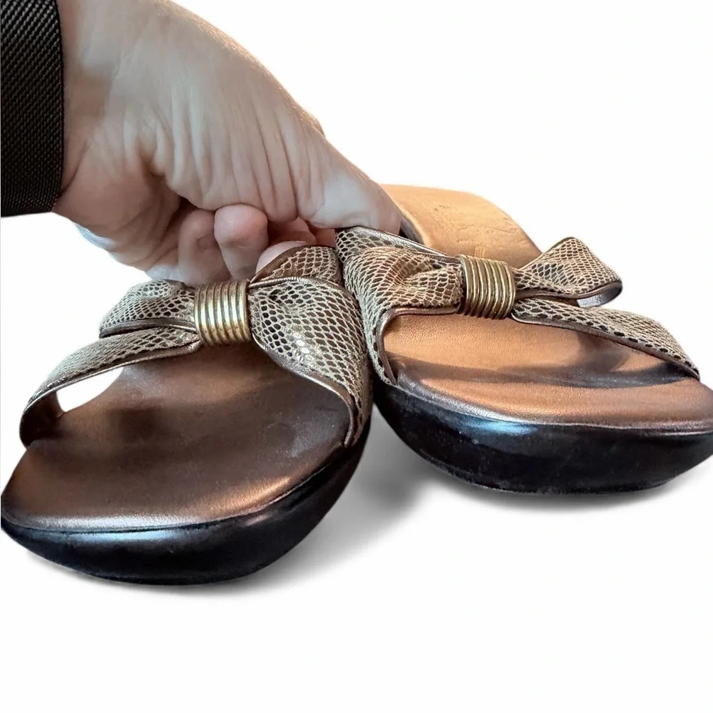 Italian Shoemakers Snakeskin Gold Wedge Sandal Size 9